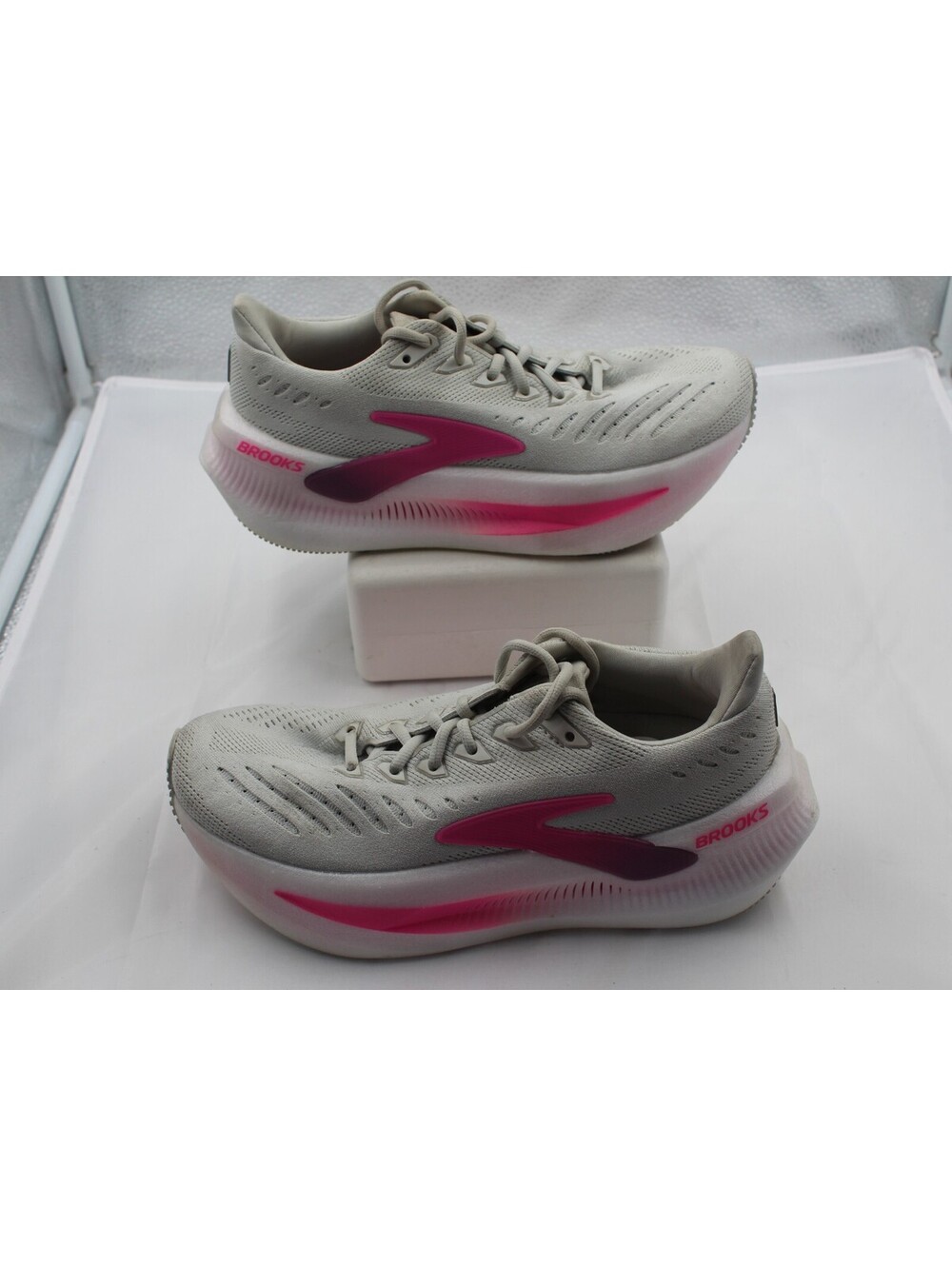 Brooks Glycerin Max 2 Women’s Size 8 Cushion Road Running Shoes Oyster Pink
